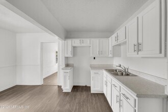 1227 Dena St in Jacksonville, FL - Building Photo - Building Photo