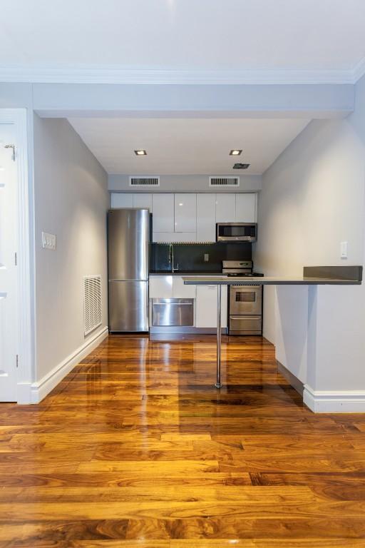 property at 350 W 21st St
