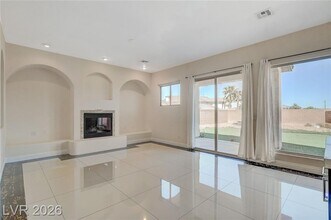 2554 Regency Cove Ct in Las Vegas, NV - Foto de edificio - Building Photo