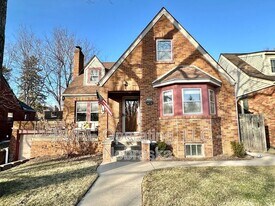 4928 Happy Hollow Blvd in Omaha, NE - Building Photo