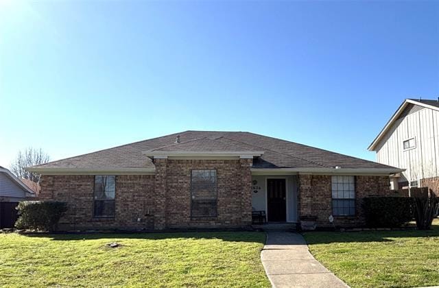 1626 Clarendon Dr in Lewisville, TX - Building Photo