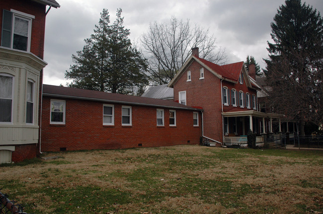 419-425 S Walnut St in West Chester, PA - Building Photo - Building Photo