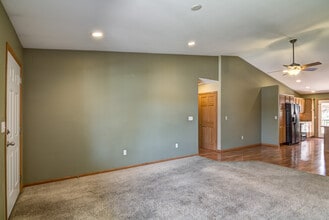 3904 London Rd in Eau Claire, WI - Foto de edificio - Building Photo