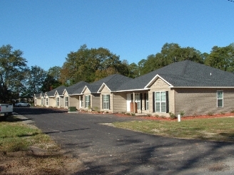 401 Colquitt St in Sparks, GA - Building Photo