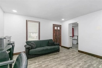 10 Lamar Dr in Jennings, MO - Building Photo - Building Photo