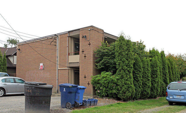 Juniper Apartments in Tacoma, WA - Building Photo - Building Photo