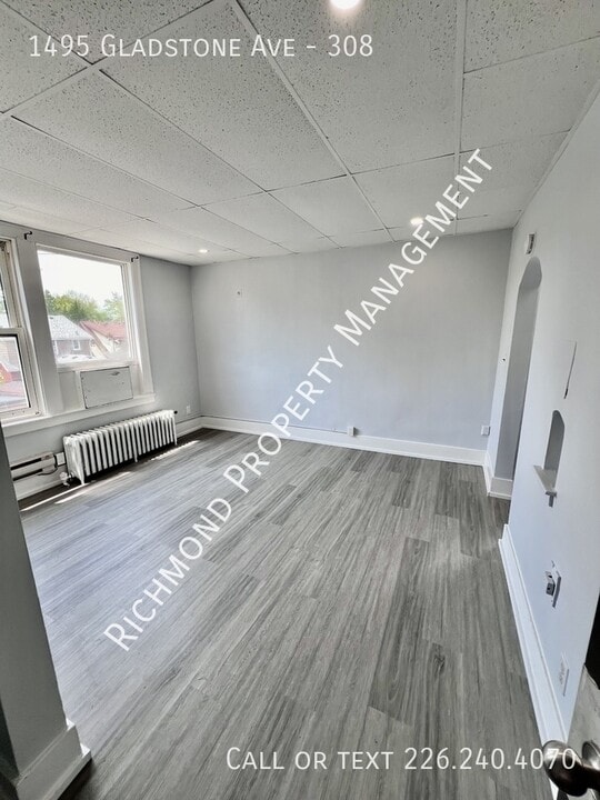 1495 Gladstone Ave in Windsor, ON - Building Photo