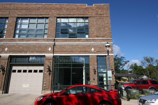 106 N 2nd St