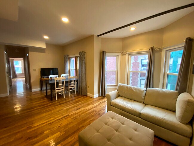 1031 Tremont St, Unit 4 in Boston, MA - Building Photo - Building Photo