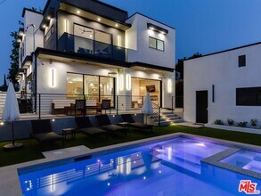 5929 Hesperia Ave in Los Angeles, CA - Building Photo - Building Photo