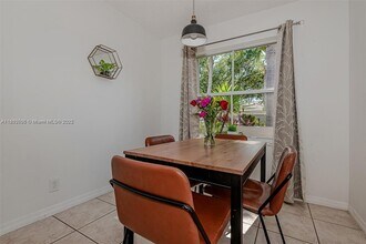 1641 Zenith Way in Weston, FL - Building Photo - Building Photo