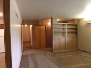 1111 Wharton Manor Rd in Manhattan, KS - Building Photo - Building Photo