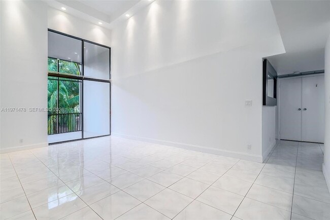 20347 W Country Club Dr in Aventura, FL - Foto de edificio - Building Photo