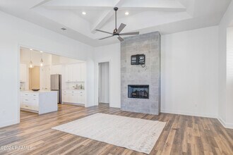 105 Tea Rose Dr in Broussard, LA - Building Photo - Building Photo