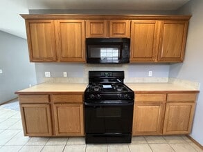 313 Mockingbird Ln in Stillwater, OK - Building Photo - Building Photo