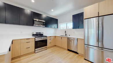 2331 Hauser Blvd-Unit -1/2 in Los Angeles, CA - Building Photo - Building Photo