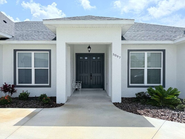 property at 5097 Moss Hammock Trl