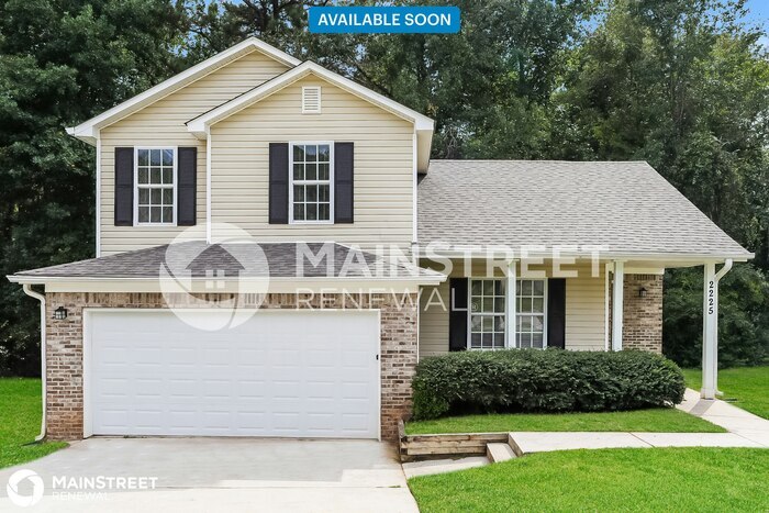 2225 Clayton Ridge in Lithonia, GA - Building Photo