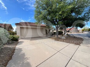 13853 N Lobelia Way in Oro Valley, AZ - Building Photo - Building Photo