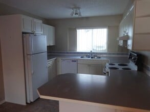 Joamie Ridge Townhomes in Iqaluit, NU - Building Photo - Building Photo