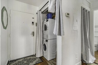 350 King St in Charleston, SC - Building Photo - Building Photo