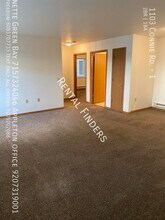 1103 Connie Rd in Baraboo, WI - Building Photo - Building Photo