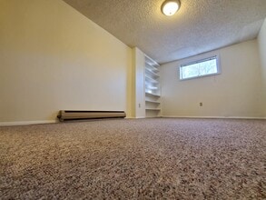 2418 Pine St, Unit #404 in Billings, MT - Building Photo - Building Photo