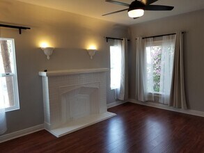 414 S St Louis St, Unit 414 in Los Angeles, CA - Building Photo - Building Photo