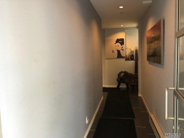 21-70 31st St-Unit -2F in Queens, NY - Building Photo - Building Photo