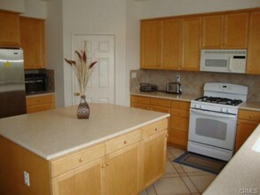 781 Seadrift Dr in Huntington Beach, CA - Foto de edificio - Building Photo