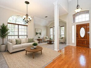 11017 Rio Vista Dr in Austin, TX - Building Photo - Building Photo