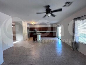 6521 S Emerald Dr in Chandler, AZ - Building Photo - Building Photo