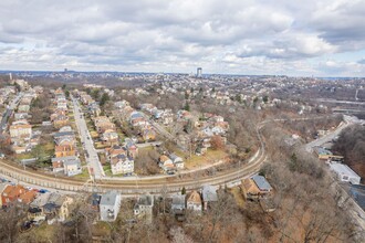 1653 Suburban Ave in Pittsburgh, PA - Building Photo - Building Photo