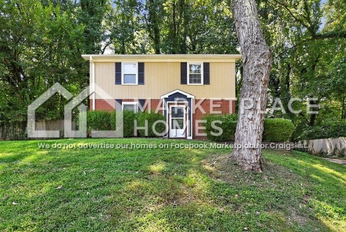 427 Whispering Pines Dr in Charlotte, NC - Building Photo