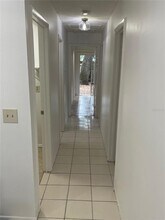 3814 Valley Tree Dr in Tampa, FL - Building Photo - Building Photo