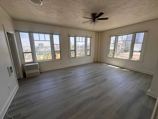 360 W Ocean Blvd in Long Beach, CA - Foto de edificio - Building Photo