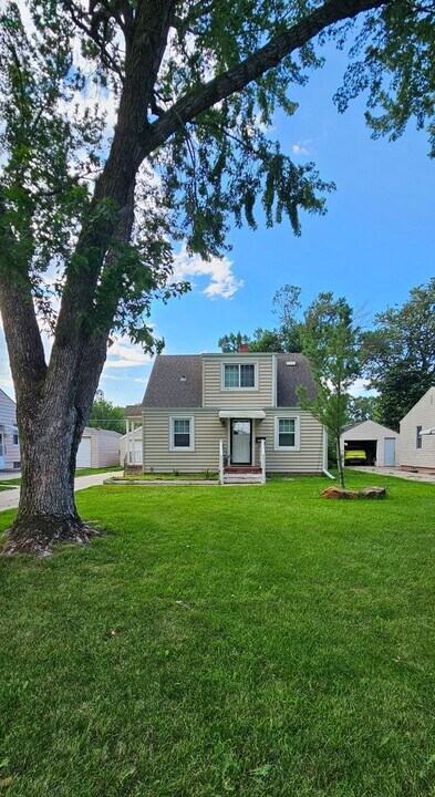 2615 W 1st St in Grand Island, NE - Building Photo