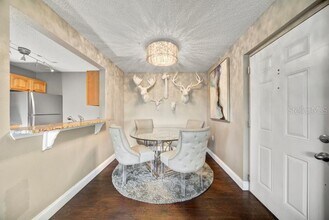 2019 Dixie Belle Dr in Orlando, FL - Foto de edificio - Building Photo