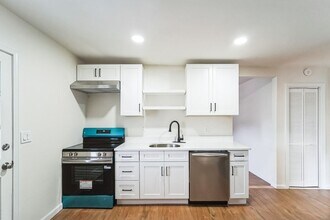 23 Slade St in Pawtucket, RI - Building Photo - Building Photo