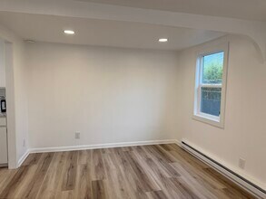 2572 Perry Ave in Bremerton, WA - Building Photo - Building Photo