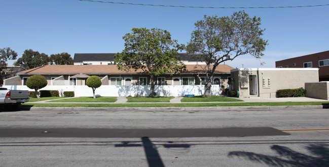 1416 Alabama St in Huntington Beach, CA - Building Photo - Building Photo