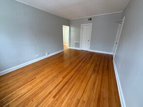 7344 N Damen Ave in Chicago, IL - Building Photo - Building Photo