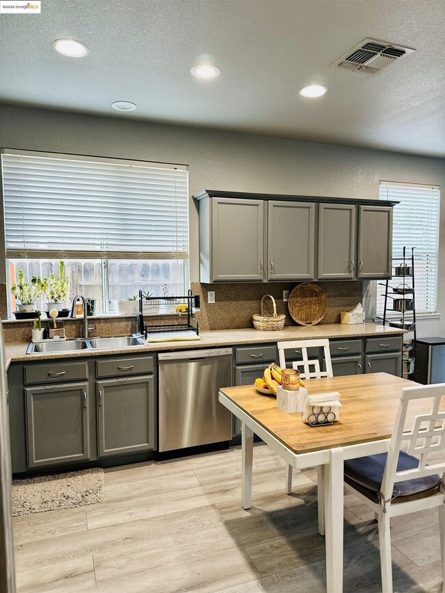 4519 Twin Creeks Ct in Tracy, CA - Building Photo - Building Photo