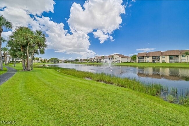 8475 Charter Club Cir, Unit 5 in Ft. Myers, FL - Building Photo - Building Photo