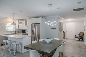 742 99th Ave N in Naples, FL - Building Photo - Building Photo