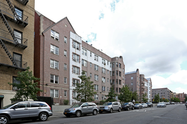 120 Vermilyea Ave in New York, NY - Building Photo - Building Photo