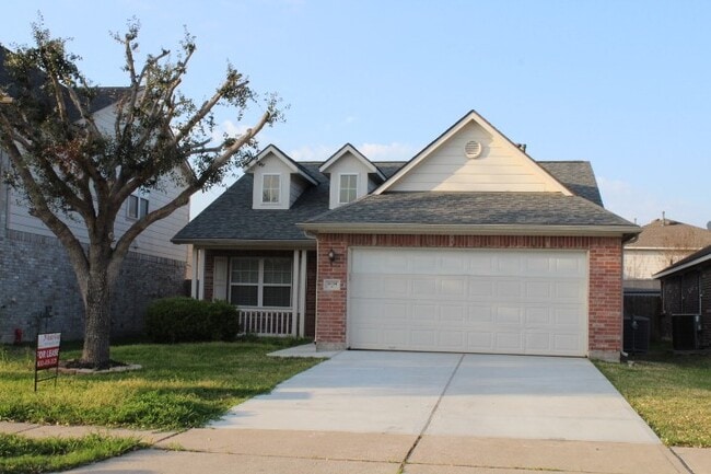 18114 Surrey Lake Ln in Richmond, TX - Building Photo - Building Photo