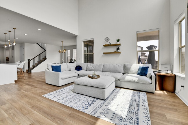 property at 6302 E 142nd Pl