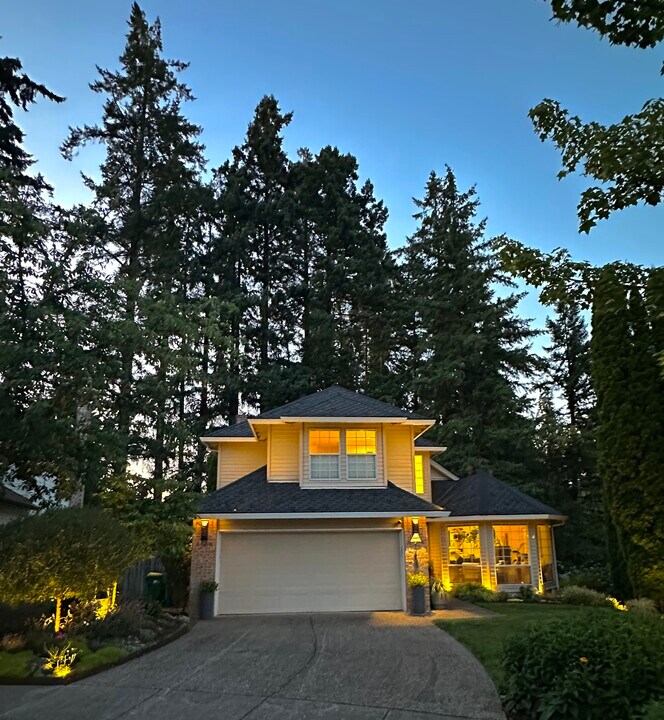 15455 SW Gleneden Dr in Beaverton, OR - Building Photo