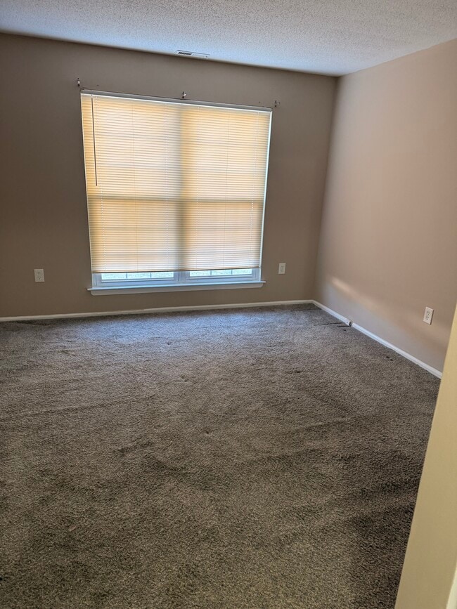 31 Moore Ln, Unit 11 in Washingtonville, NY - Foto de edificio - Building Photo